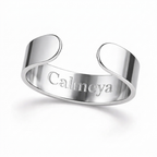 Bague d'acupression Calmeya finition argentée — packshot sur fond crème